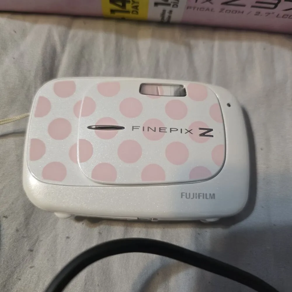 Fujifilm FinePix Z37 Pink Polka Dot Digital Camera 3x Zoom